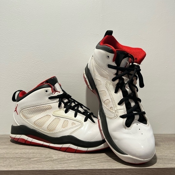 JORDAN FLIGHT TEAM 11 'WHITE RED BLACK' - Picture 1 of 8